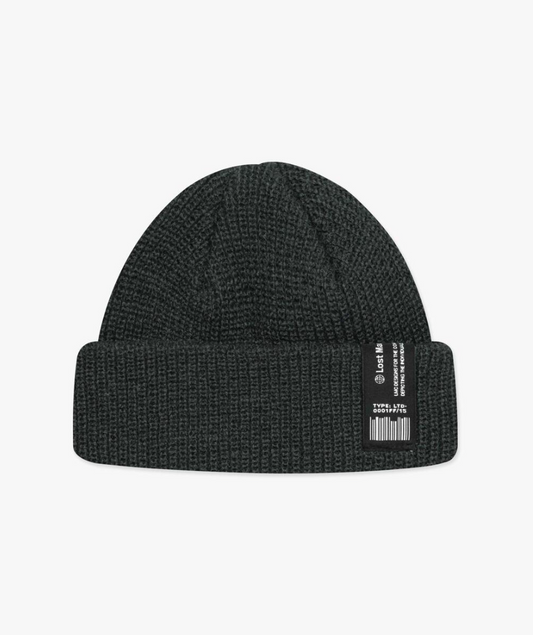 LABEL SHORT BEANIE CHARCOAL