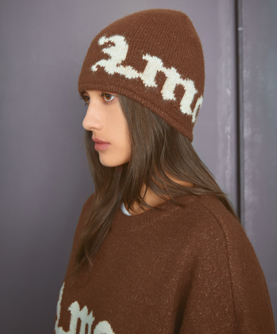 GOTHIC NAME KNIT BEANIE BLACK