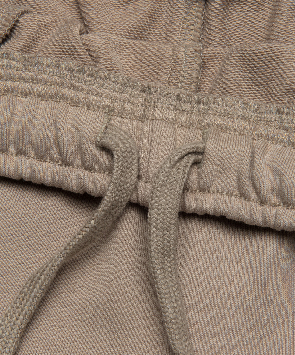 LEAGUE WIDE SWEAT SHORT SAND